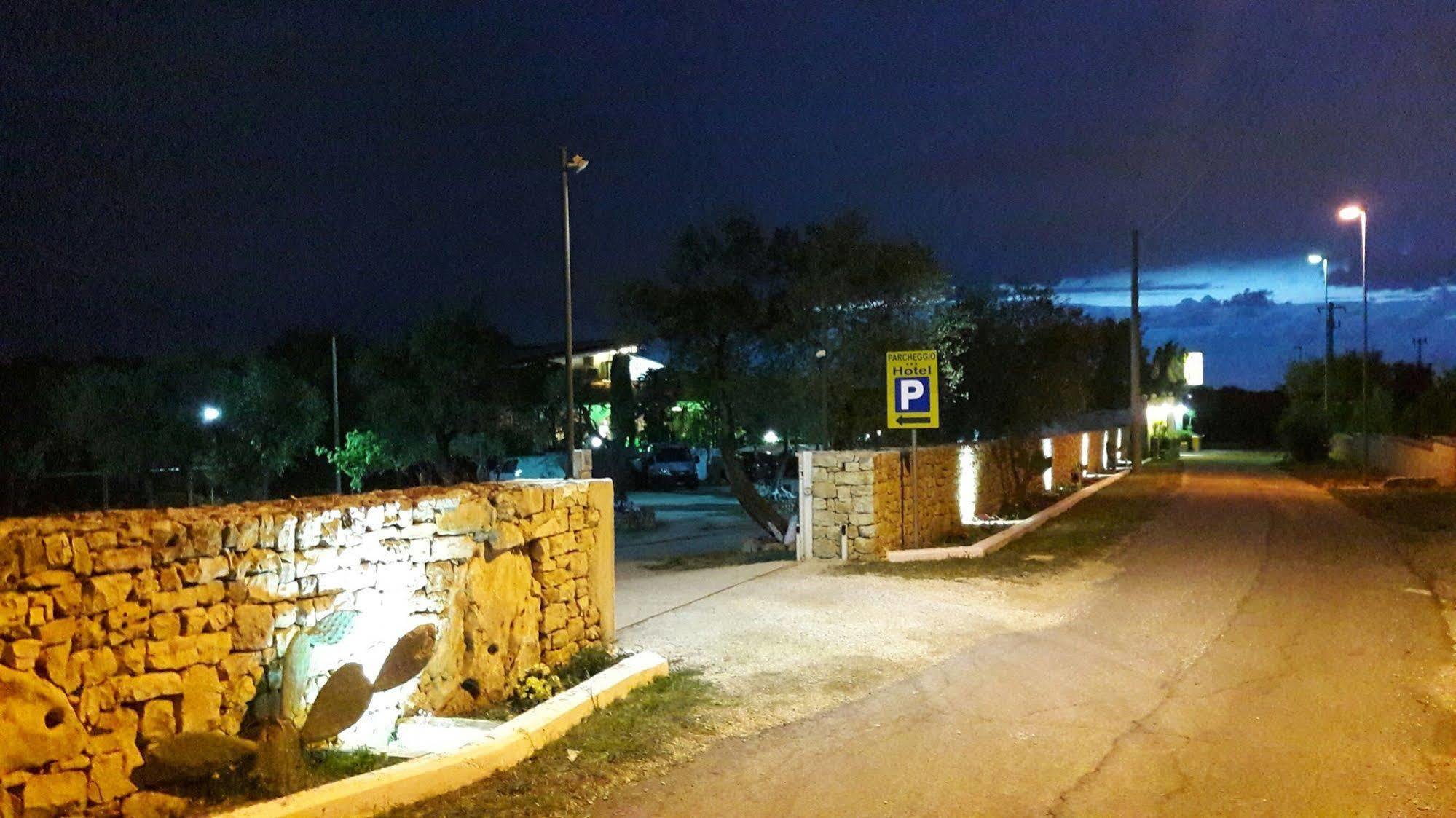 Hotel Villa Pirotta Sannicandro di Bari Bagian luar foto